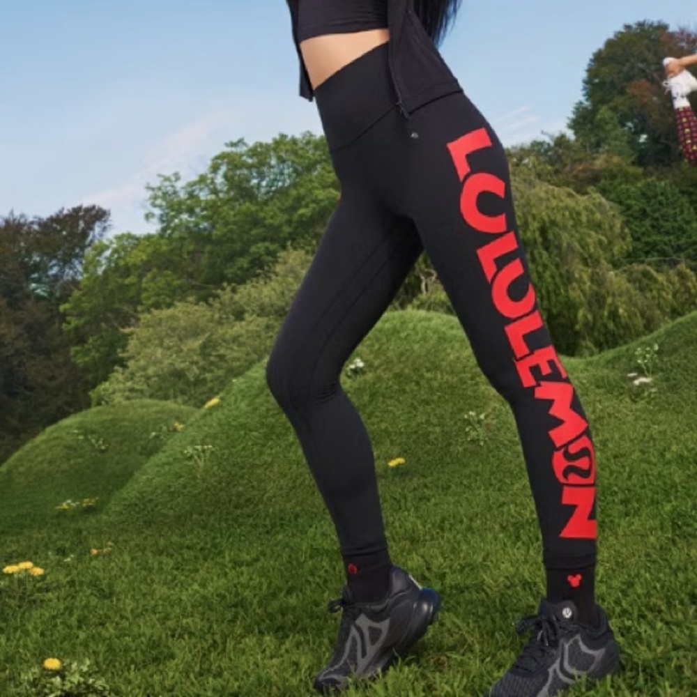 Lululemon Disney Align size 6 BNWT 25”